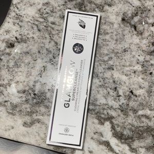 GLAMGLOW cleanser